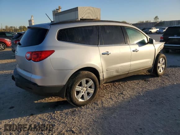 ✅ 2010 Chevrolet Traverse 1LT • VIN: 1GNLVFED6AJ260838 • Lot: 82707495. Wystawiony na Copart z przebiegiem 182 761 mil. Bezpłatny archiwum sprzedaży aukcyjnych z USA i szczegółowy raport historii pojazdu na DreamBid. Zdjęcie 3.
