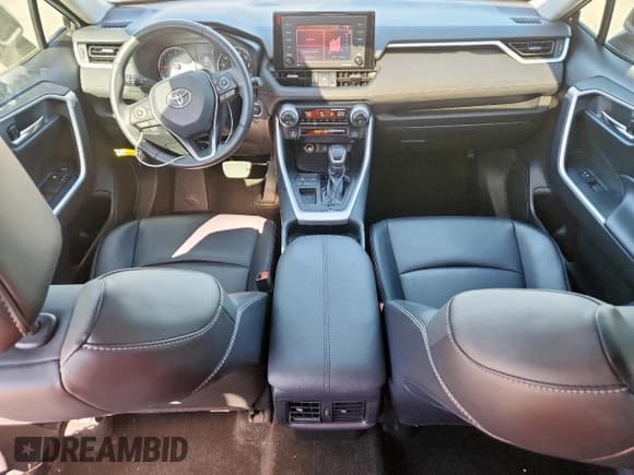 ✅ 2020 Toyota RAV4 XLE Premium • VIN: 2T3C1RFV8LW079340 • Lot: 92096935. Listed on Copart with 64,548 mi. Free auction sales archive from the USA and detailed vehicle history report at DreamBid. Image 8.