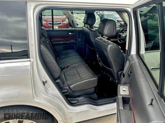 ✅ 2012 Ford Flex Limited • VIN: 2FMHK6DTXCBD16783 • Lot: 95876315. Wystawiony na Copart z przebiegiem 198 621 mil. Bezpłatny archiwum sprzedaży aukcyjnych z USA i szczegółowy raport historii pojazdu na DreamBid. Zdjęcie 6.