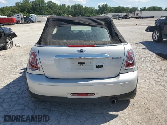 ✅ 2015 MINI Convertible • VIN: WMWZN3C58FT862193 • Lot: 66666545. Wystawiony na Copart z przebiegiem 53 555 mil. Bezpłatny archiwum sprzedaży aukcyjnych z USA i szczegółowy raport historii pojazdu na DreamBid. Zdjęcie 6.