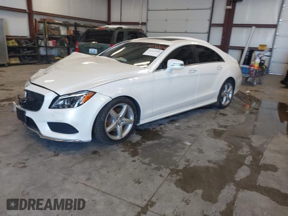 ✅ 2015 Mercedes-Benz CLS 400 • VIN: WDDLJ6FB3FA145340 • Лот: 41313268. Опубликован ранее на IAAI с пробегом 122 368 миль. Бесплатный доступ к архиву аукционных продаж из США и подробный отчёт об истории автомобиля на DreamBid. Изображение 2.