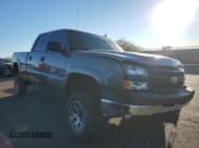✅ 2006 Chevrolet Silverado 2500HD LT1 • VIN: 1GCHK23246F133033 • Lot: 84415664. Wystawiony na Copart z przebiegiem 218 218 mil. Bezpłatny archiwum sprzedaży aukcyjnych z USA i szczegółowy raport historii pojazdu na DreamBid. Zdjęcie 4.