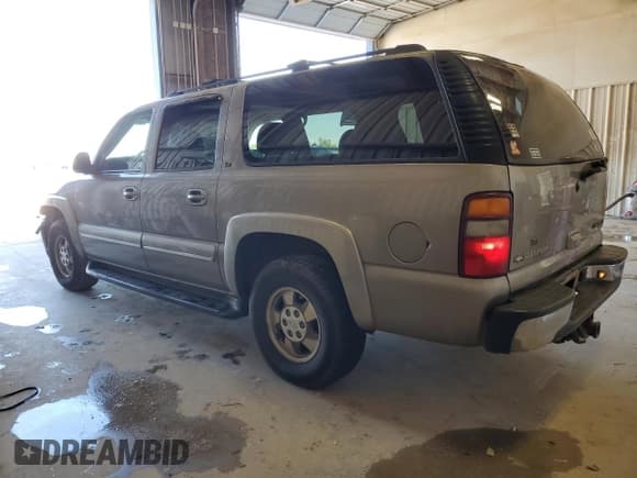 ✅ 2002 Chevrolet Suburban LT • VIN: 1GNFK16Z72J310246 • Lot: 79239554. Wystawiony na Copart z przebiegiem 224 978 mil. Bezpłatny archiwum sprzedaży aukcyjnych z USA i szczegółowy raport historii pojazdu na DreamBid. Zdjęcie 2.