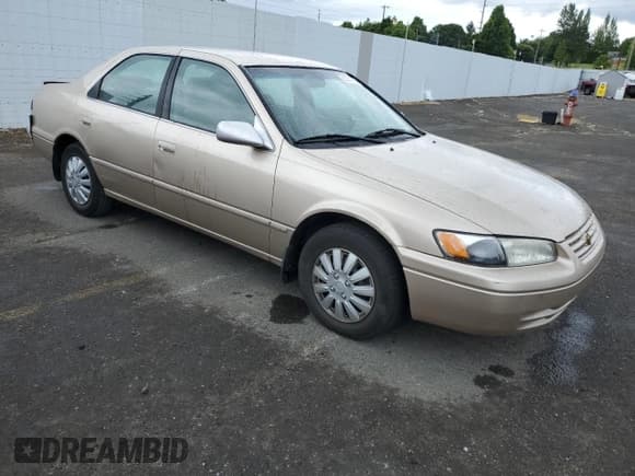 ✅ 1998 Toyota Camry LE • VIN: JT2BG22K2W0101959 • Lot: 62031075. Wystawiony na Copart z przebiegiem 224 301 mil. Bezpłatny archiwum sprzedaży aukcyjnych z USA i szczegółowy raport historii pojazdu na DreamBid. Zdjęcie 4.