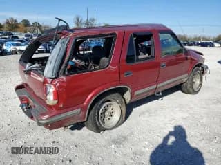 ✅ 1998 Chevrolet Blazer LS • VIN: 1GNCS13W7W2166503 • Lot: 42908865. Wystawiony na Copart z przebiegiem Nie podano. Bezpłatny archiwum sprzedaży aukcyjnych z USA i szczegółowy raport historii pojazdu na DreamBid. Zdjęcie 3.