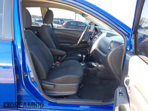 ✅ 2017 Nissan Versa SV • VIN: 3N1CN7AP4HL858186 • Лот: 43295201. Опубликован ранее на IAAI с пробегом 215 499 миль. Бесплатный доступ к архиву аукционных продаж из США и подробный отчёт об истории автомобиля на DreamBid. Изображение 5.