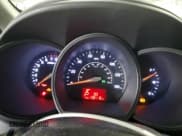 ✅ 2012 Kia Rio LX • VIN: KNADM4A38C6054375 • Lot: 56049945. Wystawiony na Copart z przebiegiem 138 116 mil. Bezpłatny archiwum sprzedaży aukcyjnych z USA i szczegółowy raport historii pojazdu na DreamBid. Zdjęcie 9.