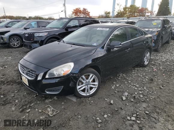 ✅ 2013 Volvo S60 T5 Premier • VIN: YV1612FS5D2187431 • Lot: 87292205. Listed on Copart with 177,150 mi. Free auction sales archive from the USA and detailed vehicle history report at DreamBid. Image 1.