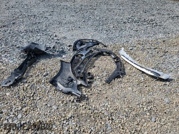 ✅ 2017 Mercedes-Benz GLE 550e • VIN: 4JGDA6DB9HA814355 • Lot: 61923704. Listed on Copart with 78,461 mi. Free auction sales archive from the USA and detailed vehicle history report at DreamBid. Image 15.