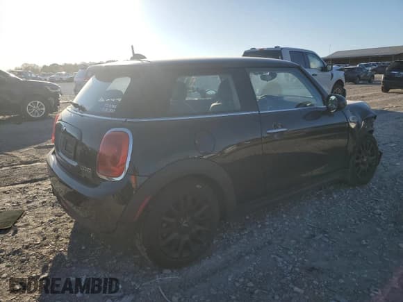 ✅ 2018 MINI Hardtop Cooper • VIN: WMWXP5C58J2G62316 • Lot: 89538315. Listed on Copart with 70,418 mi. Free auction sales archive from the USA and detailed vehicle history report at DreamBid. Image 3.