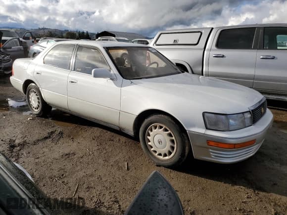 ✅ 1991 Lexus LS • VIN: JT8UF11E8M0085206 • Лот: 41449595. Опубликован ранее на Copart с пробегом 325 852 миль. Бесплатный доступ к архиву аукционных продаж из США и подробный отчёт об истории автомобиля на DreamBid. Изображение 4.