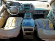 ✅ 2002 Ford Expedition Eddie Bauer • VIN: 1FMPU18L22LA89882 • Lot: 64852635. Wystawiony na Copart z przebiegiem 330 550 mil. Bezpłatny archiwum sprzedaży aukcyjnych z USA i szczegółowy raport historii pojazdu na DreamBid. Zdjęcie 8.