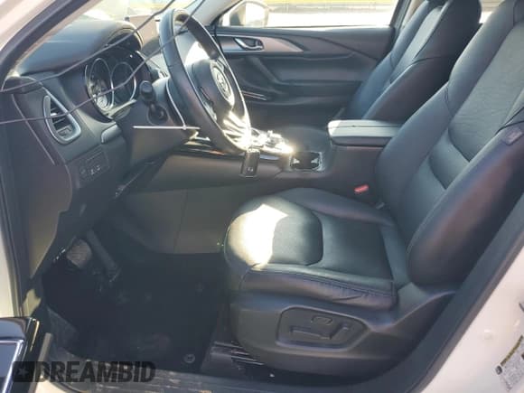 ✅ 2020 Mazda CX-9 Touring • VIN: JM3TCACYXL0401997 • Lot: 86842655. Wystawiony na Copart z przebiegiem 44 948 mil. Bezpłatny archiwum sprzedaży aukcyjnych z USA i szczegółowy raport historii pojazdu na DreamBid. Zdjęcie 7.