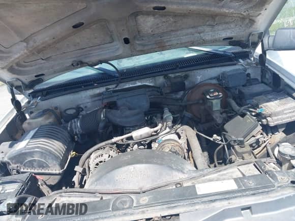 1998 Chevrolet Silverado 2500 с VIN 1GCGK29R3WE240161, выставлен на аукционе IAAI как лот 41756717 с пробегом 302 739 миль миль и . История ставок и продаж доступна на DreamBid. Изображение 10.