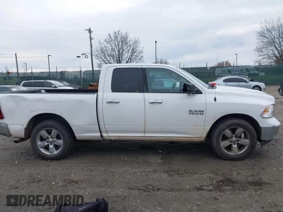 ✅ 2015 Ram 1500 SLT • VIN: 1C6RR6GG5FS623119 • Lot: 43794812. Wystawiony na IAAI z przebiegiem 240 221 mil. Bezpłatny archiwum sprzedaży aukcyjnych z USA i szczegółowy raport historii pojazdu na DreamBid. Zdjęcie 13.