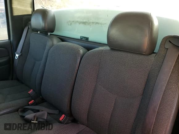 ✅ 2003 Chevrolet Silverado 1500 • VIN: IDCO004199ZZ • Лот: 85870734. Опубликован ранее на Copart с пробегом 289 533 миль. Бесплатный доступ к архиву аукционных продаж из США и подробный отчёт об истории автомобиля на DreamBid. Изображение 10.