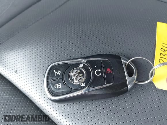 ✅ 2019 Buick Enclave Essence • VIN: 5GAEVAKW7KJ263549 • Lot: 42890877. Wystawiony na IAAI z przebiegiem 119 975 mil. Bezpłatny archiwum sprzedaży aukcyjnych z USA i szczegółowy raport historii pojazdu na DreamBid. Zdjęcie 11.