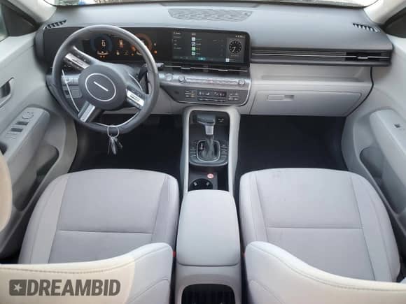 2025 Hyundai Kona SEL with VIN KM8HBCAB9SU211137, listed as a Copart auction lot 43804945 with 7,453 mi miles and Clean title. Bid and sale history available at DreamBid. Image 8.