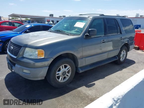 ✅ 2003 Ford Expedition Special Service • VIN: 1FMEU15L33LA32622 • Lot: 42670123. Wystawiony na IAAI z przebiegiem 283 318 mil. Bezpłatny archiwum sprzedaży aukcyjnych z USA i szczegółowy raport historii pojazdu na DreamBid. Zdjęcie 2.
