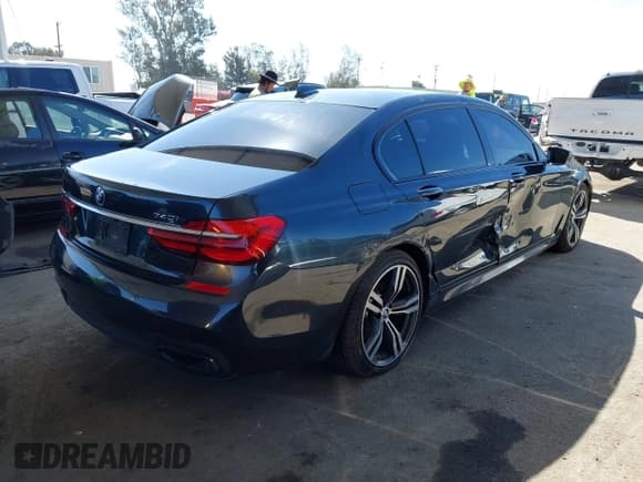 ✅ 2019 BMW 7 Series 740i • VIN: WBA7E2C53KB218375 • Lot: 42008827. Listed on IAAI with 61,337 mi. Free auction sales archive from the USA and detailed vehicle history report at DreamBid. Image 4.