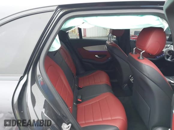 ✅ 2020 Mercedes-Benz GLC 300 • VIN: W1N0G8DBXLF828539 • Lot: 42433071. Wystawiony na IAAI z przebiegiem 33 595 mil. Bezpłatny archiwum sprzedaży aukcyjnych z USA i szczegółowy raport historii pojazdu na DreamBid. Zdjęcie 8.