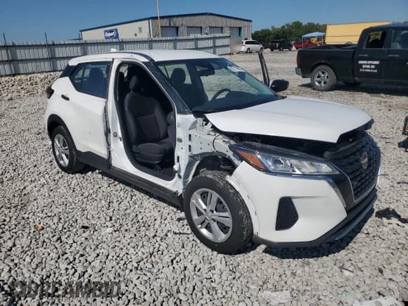 ✅ 2024 Nissan Kicks S • VIN: 3N1CP5BV5RL526142 • Лот: 82119595. Опубликован ранее на Copart с пробегом 16 233 миль. Бесплатный доступ к архиву аукционных продаж из США и подробный отчёт об истории автомобиля на DreamBid. Изображение 4.
