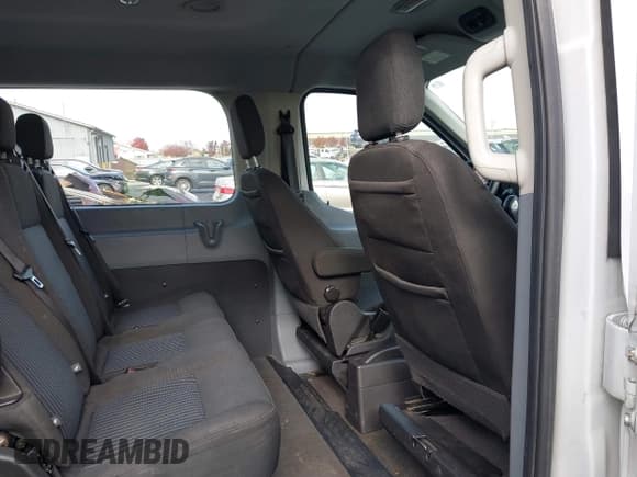 ✅ 2017 Ford Transit XL • VIN: 1FBZX2ZM5HKA56444 • Lot: 43567120. Wystawiony na IAAI z przebiegiem 183 059 mil. Bezpłatny archiwum sprzedaży aukcyjnych z USA i szczegółowy raport historii pojazdu na DreamBid. Zdjęcie 8.