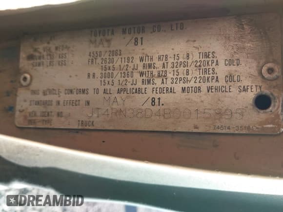 ✅ 1981 Toyota Pickup • VIN: JT4RN38D4B0015895 • Lot: 43724018. Wystawiony na IAAI z przebiegiem 65 999 mil. Bezpłatny archiwum sprzedaży aukcyjnych z USA i szczegółowy raport historii pojazdu na DreamBid. Zdjęcie 9.