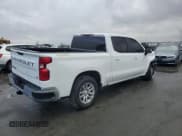 ✅ 2022 Chevrolet Silverado 1500 LT • VIN: 1GCUYDED5NZ216121 • Lot: 81733535. Wystawiony na Copart z przebiegiem 44 775 mil. Bezpłatny archiwum sprzedaży aukcyjnych z USA i szczegółowy raport historii pojazdu na DreamBid. Zdjęcie 3.