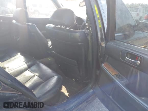 ✅ 1994 Lexus LS • VIN: JT8UF11E7R0213247 • Lot: 42567196. Listed on IAAI with 242,305 mi. Free auction sales archive from the USA and detailed vehicle history report at DreamBid. Image 8.