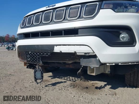 ✅ 2022 Jeep Compass Latitude Lux • VIN: 3C4NJDFB6NT130538 • Lot: 40986974. Listed on IAAI with 36,237 mi. Free auction sales archive from the USA and detailed vehicle history report at DreamBid. Image 6.