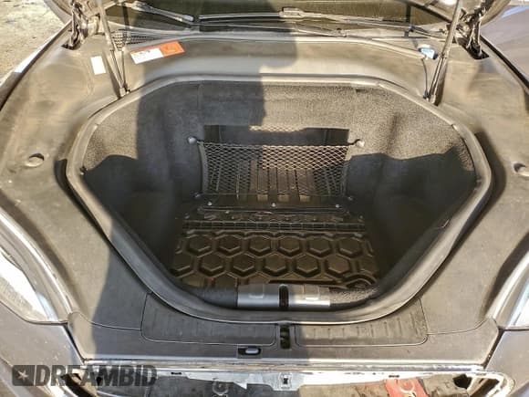 ✅ 2015 Tesla Model S 85 • VIN: 5YJSA1H1XFF091538 • Лот: 95718125. Опубликован ранее на Copart с пробегом 136 482 миль. Бесплатный доступ к архиву аукционных продаж из США и подробный отчёт об истории автомобиля на DreamBid. Изображение 11.