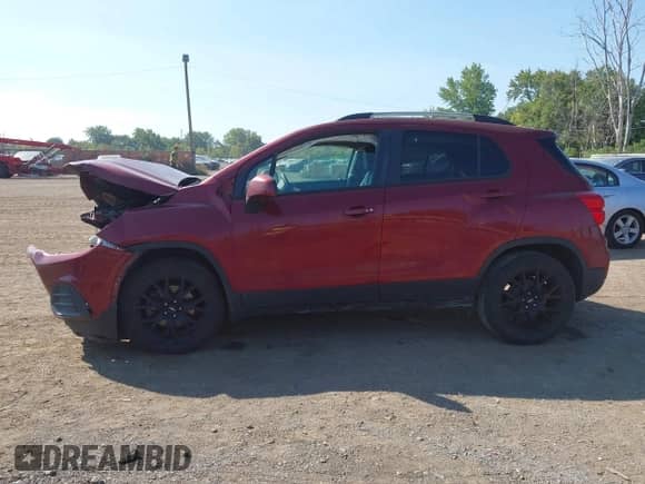 2021 Chevrolet Trax LT z VIN KL7CJLSB1MB324480, wystawiony jako IAAI lot #43222826 z przebiegiem 91 008 mil mil oraz . Historia ofert i sprzedaży dostępna na DreamBid. Obrazek 14.