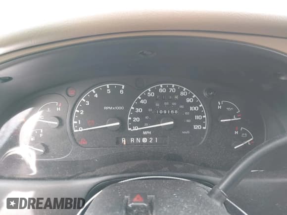 ✅ 1997 Ford Explorer XLT • VIN: 1FMDU32PXVUD36915 • Lot: 41421762. Wystawiony na IAAI z przebiegiem 109 168 mil. Bezpłatny archiwum sprzedaży aukcyjnych z USA i szczegółowy raport historii pojazdu na DreamBid. Zdjęcie 7.