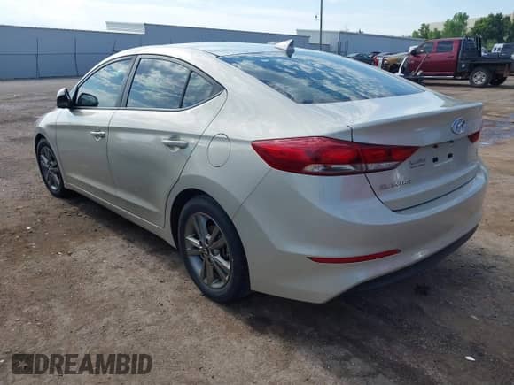 ✅ 2018 Hyundai Elantra SEL • VIN: 5NPD84LF4JH306897 • Lot: 42939706. Listed on IAAI with 84,492 mi miles. Access the free auction sales archive from the USA and view a detailed vehicle history report at DreamBid. Image 3.