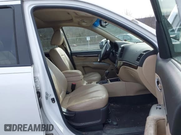 ✅ 2011 Hyundai Santa Fe Limited • VIN: 5XYZKDAG5BG009438 • Lot: 43882193. Listed on IAAI with 259,110 mi. Free auction sales archive from the USA and detailed vehicle history report at DreamBid. Image 5.