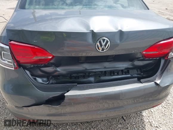 ✅ 2013 Volkswagen Jetta SE • VIN: 3VWDX7AJXDM255977 • Lot: 42194447. Listed on IAAI with 120,921 mi. Free auction sales archive from the USA and detailed vehicle history report at DreamBid. Image 6.