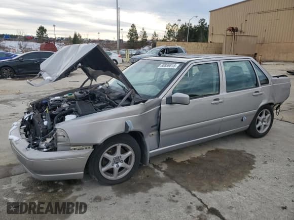 ✅ 1998 Volvo S70 • VIN: YV1LS5676W1522671 • Lot: 88859815. Listed on Copart with 185,585 mi. Free auction sales archive from the USA and detailed vehicle history report at DreamBid. Image 1.