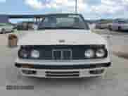 1991 BMW 3 Series z VIN WBABB2317MEC26337, wystawiony jako Copart lot #56911105 z przebiegiem 156 780 mil mil oraz Czysty tytuł • Clean title. Historia ofert i sprzedaży dostępna na DreamBid. Obrazek 5.