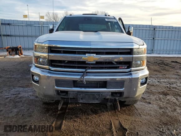 ✅ 2019 Chevrolet Silverado 2500HD LTZ • VIN: 1GC1KTEG4KF267633 • Lot: 49646465. Wystawiony na Copart z przebiegiem 203 657 mil. Bezpłatny archiwum sprzedaży aukcyjnych z USA i szczegółowy raport historii pojazdu na DreamBid. Zdjęcie 5.