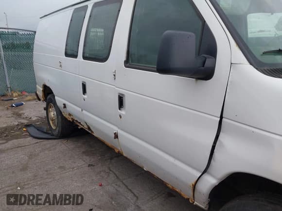 ✅ 2011 Ford Econoline Cargo Commercial • VIN: 1FTNE2EW2BDA39846 • Lot: 43538753. Listed on IAAI with 191,477 mi. Free auction sales archive from the USA and detailed vehicle history report at DreamBid. Image 6.