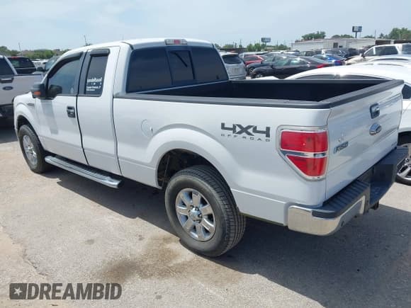 ✅ 2013 Ford F-150 XLT • VIN: 1FTFX1EF1DFC14393 • Лот: 42252594. Опубликован ранее на IAAI с пробегом 174 745 миль. Бесплатный доступ к архиву аукционных продаж из США и подробный отчёт об истории автомобиля на DreamBid. Изображение 3.