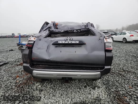 ✅ 2021 Toyota 4Runner TRD Off Road Premium • VIN: JTERU5JR4M5859814 • Lot: 93304865. Listed on Copart with 76,117 mi. Free auction sales archive from the USA and detailed vehicle history report at DreamBid. Image 6.