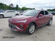 ✅ 2024 Buick Envista Preferred • VIN: KL47LAE24RB219819 • Lot: 43023832. Wystawiony na IAAI z przebiegiem Nie podano. Bezpłatny archiwum sprzedaży aukcyjnych z USA i szczegółowy raport historii pojazdu na DreamBid. Zdjęcie 2.