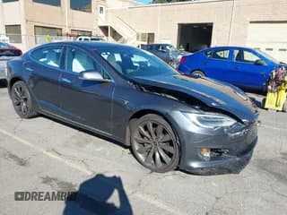 ✅ 2019 Tesla Model S 75D • VIN: 5YJSA1E25KF306895 • Lot: 43749286. Listed on IAAI with 92,686 mi. Free auction sales archive from the USA and detailed vehicle history report at DreamBid. Image 1.