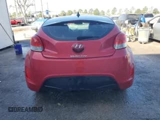 ✅ 2013 Hyundai Veloster w/Gray Int • VIN: KMHTC6AD6DU174660 • Lot: 78394704. Wystawiony na Copart z przebiegiem 122 726 mil. Bezpłatny archiwum sprzedaży aukcyjnych z USA i szczegółowy raport historii pojazdu na DreamBid. Zdjęcie 6.
