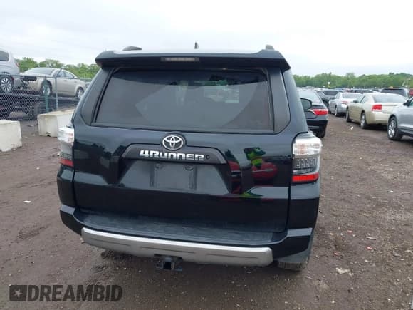 ✅ 2019 Toyota 4Runner SR5 • VIN: JTEBU5JR5K5622909 • Лот: 42349597. Опубликован ранее на IAAI с пробегом 193 916 миль. Бесплатный доступ к архиву аукционных продаж из США и подробный отчёт об истории автомобиля на DreamBid. Изображение 16.