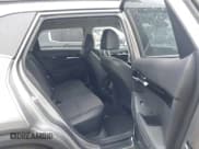 ✅ 2024 Kia Seltos S • VIN: KNDEUCAA4R7652532 • Lot: 43575880. Wystawiony na IAAI z przebiegiem 10 615 mil. Bezpłatny archiwum sprzedaży aukcyjnych z USA i szczegółowy raport historii pojazdu na DreamBid. Zdjęcie 8.