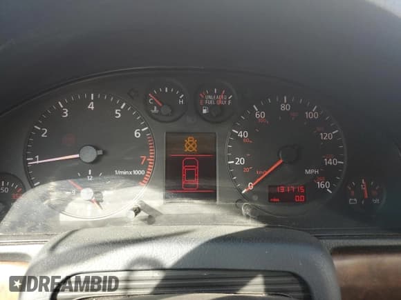 ✅ 1998 Audi A4 • VIN: WAUGD28D0WA175502 • Лот: 48737925. Опубликован ранее на Copart с пробегом 131 715 миль. Бесплатный доступ к архиву аукционных продаж из США и подробный отчёт об истории автомобиля на DreamBid. Изображение 9.