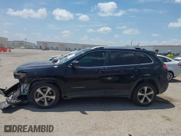 ✅ 2019 Jeep Cherokee Limited • VIN: 1C4PJLDB6KD443774 • Лот: 42721286. Опубликован ранее на IAAI с пробегом 124 105 миль. Бесплатный доступ к архиву аукционных продаж из США и подробный отчёт об истории автомобиля на DreamBid. Изображение 14.